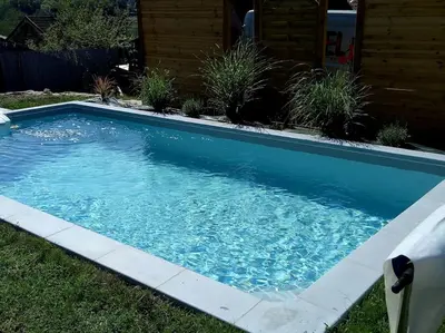 Piscine de l'établissement la maison de Jade ou située à proximité
