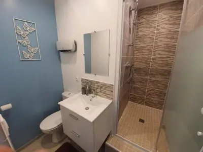 Salle de bains dans l'établissement Résidence de l'évèché 7