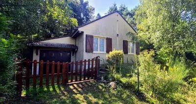 Jardin de l'établissement Maisonnette Lac de Vassivière