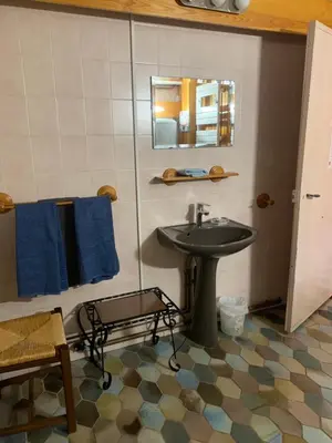 Plan de l'établissement RDC Appartement dans chalet Le Genestou