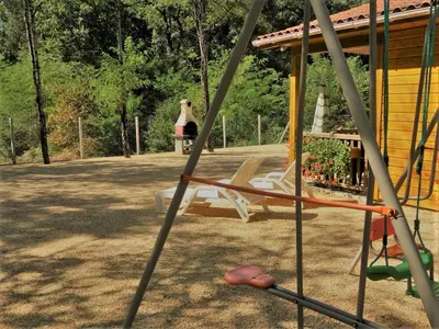 Jardin de l'établissement Gite les Acacias - lesgitesdeshautsdevialot en perigord