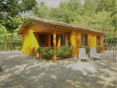 Jardin de l'établissement Gite les Pyracantas - lesgitesdeshautsdevialot en perigord