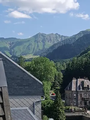 Vue générale sur la montagne ou vue sur la montagne depuis l'appartement