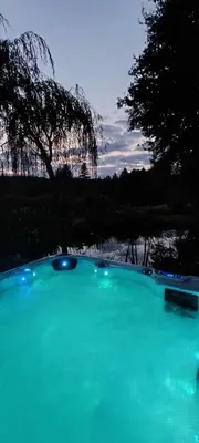 Piscine de l'établissement Cabane Salamandre ou située à proximité