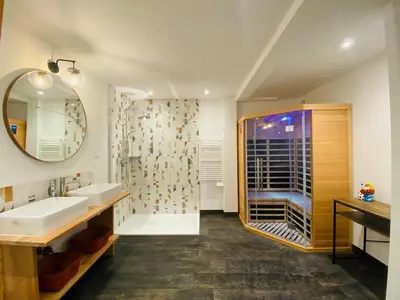Salle de bains dans l'établissement Le SPA de l’Impasse