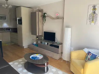 Télévision ou salle de divertissement dans l'établissement Le B4 - Résidence La Montille - lumineux - parking couvert - wifi