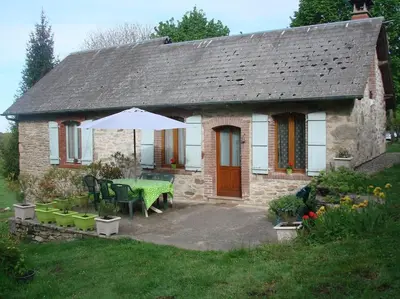 Jardin de l'établissement GITE DE CHOUVERT VERDIER Marie