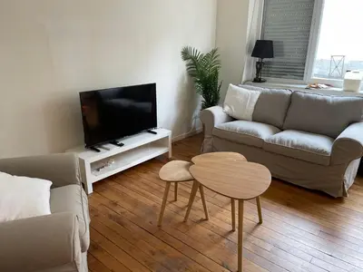 Télévision ou salle de divertissement dans l'établissement Appartement Suzon en coeur de ville 2 personnes