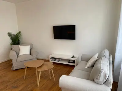 Télévision ou salle de divertissement dans l'établissement Appartement Suzon en coeur de ville 2 personnes