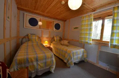 Un ou plusieurs lits dans un hébergement de l'établissement Woodlands Cottage with Hot Tub