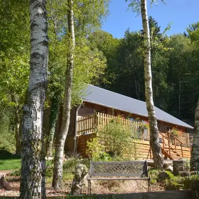 Woodlands Cottage with Hot Tub