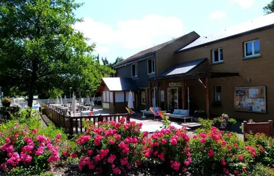 Jardin de l'établissement Mobile Home Auvergne