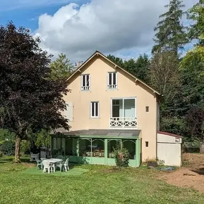 Maison des années 30 - Vic-Sur-Cère - 15 personnes