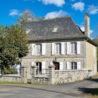 Maison La Rase du Lac Cantal