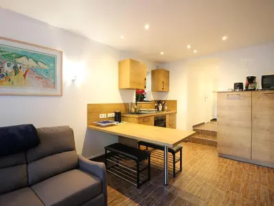 Cuisine ou kitchenette dans l'établissement Appartement T2 avec WiFi, proche thermes, 4 pers, Mont-Dore - FR-1-608-252