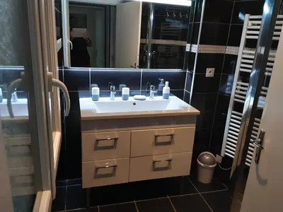Salle de bains dans l'établissement La Maison du Monde