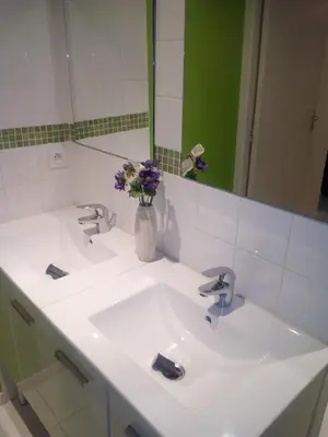Salle de bains dans l'établissement La Maison du Monde