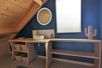 Plan de l'établissement Chalet de Standing à Super Besse avec Jacuzzi SB2