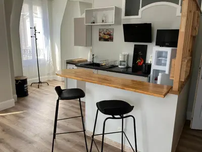 Cuisine ou kitchenette dans l'établissement Très beau meublé lumineux