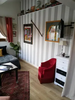 Coin salon dans l'établissement les tuilieres