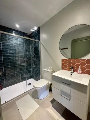 Salle de bains dans l'établissement Limoges Sud-LesCinqSuites Le Saint Laurent-DABNB