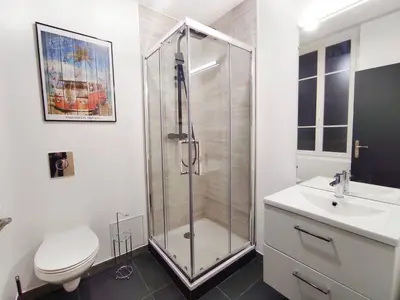 Salle de bains dans l'établissement Résidence Les Bénédictins