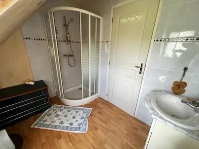 Salle de bains dans l'établissement L'Oustal de l'Olivier