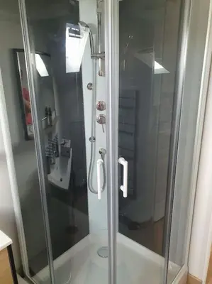 Salle de bains dans l'établissement App 2 ch, spacieux et lumineux