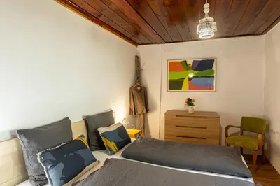 Coin salon dans l'établissement Gîte le Clou