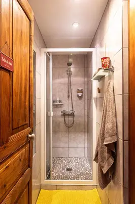 Salle de bains dans l'établissement Gîte le Clou