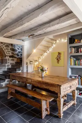 Bibliothèque dans la maison de vacances