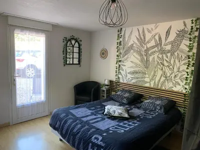Un ou plusieurs lits dans un hébergement de l'établissement UNE AGREABLE CHAMBRE INDEPENDANTE