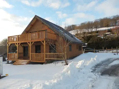 L'établissement Chalet d'Auvergne - chalet de Perrine en hiver
