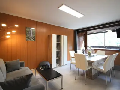 Coin salon dans l'établissement Bel appartement 2 pièces Mont-Dore, Wifi, parking, 4 pers - FR-1-608-253