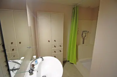Salle de bains dans l'établissement Le chat qui peche