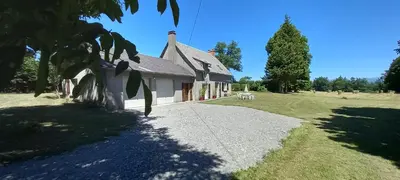 Jardin de l'établissement Hors du temps gîte nature
