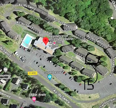 Vue panoramique sur l'établissement Super Besse chez Sophie 2ch, séjour, wifi, 2tv, rdc, terrasse, parc, piscine, pkg