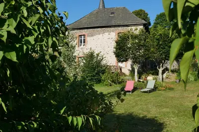 Jardin de l'établissement L'Estive du Claux