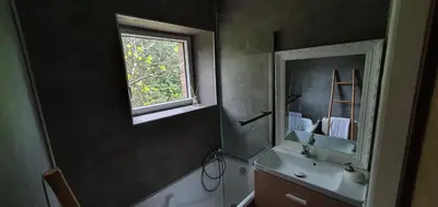 Salle de bains dans l'établissement Le Clos d'Ô Les Rapiettes maison proche Sarlat avec piscine privée