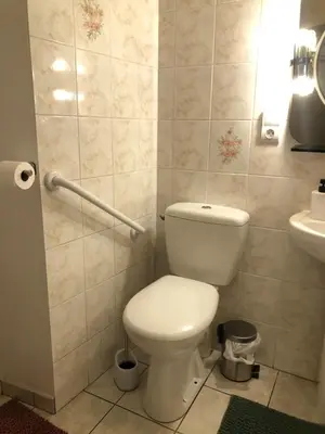Salle de bains dans l'établissement Le gîte de l’horloge