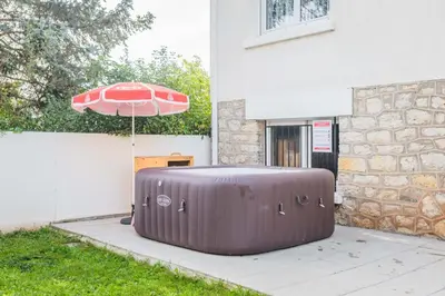 Plan de l'établissement Les Rosiers - Maison avec JACUZZI