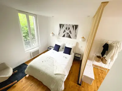 Un ou plusieurs lits dans un hébergement de l'établissement Maison Yuki - Rose Velours - Netflix & Parking