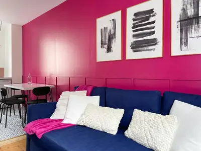 Coin salon dans l'établissement Maison Yuki - Rose Velours - Netflix & Parking