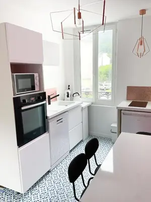 Cuisine ou kitchenette dans l'établissement Maison Yuki - Rose Velours - Netflix & Parking