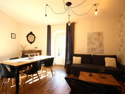 Coin salon dans l'établissement Appartement 8 pers, centre Mont-Dore, WIFI - FR-1-608-256