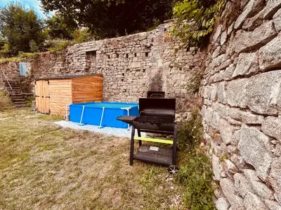 Jardin de l'établissement Maison Albuconis, 3 chambres 150m2 avec piscine en centre ville