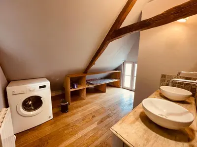 Salle de bains dans l'établissement Maison Albuconis, 3 chambres 150m2 avec piscine en centre ville