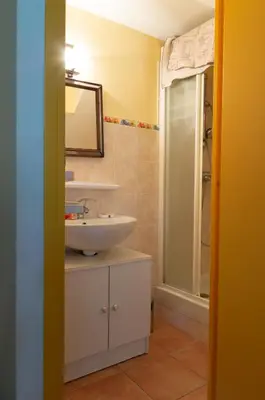 Salle de bains dans l'établissement Studio calme et chaleureux