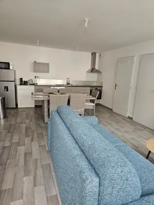 Cuisine ou kitchenette dans l'établissement Logement centre ville