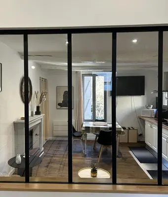 Cuisine ou kitchenette dans l'établissement Appartement Design & Calme - Au centre de Tulle!